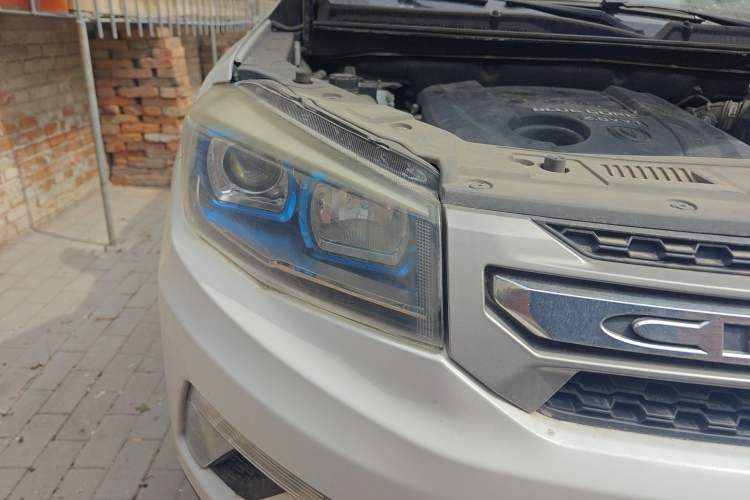 Used CHANGAN CS75 2014 2.0L Manual Luxury Version China IV Standard
