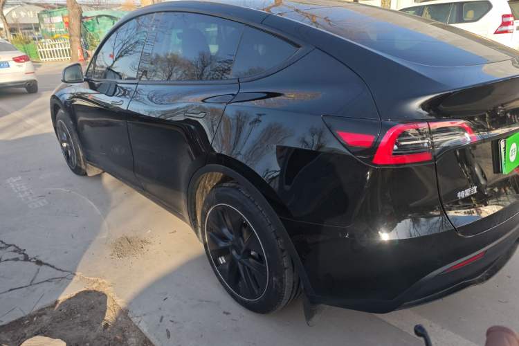 Used Tesla Model Y 2023 Rear-Wheel-Drive Version
