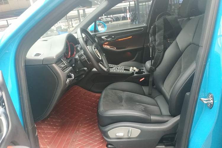 Used Porsche Macan 2018 Macan 2.0T Left Front Seat