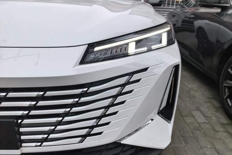 Used CHANGAN Eado 2025 Blue Whale 1.5T 500Bar Prestige Model Left Front Headlight