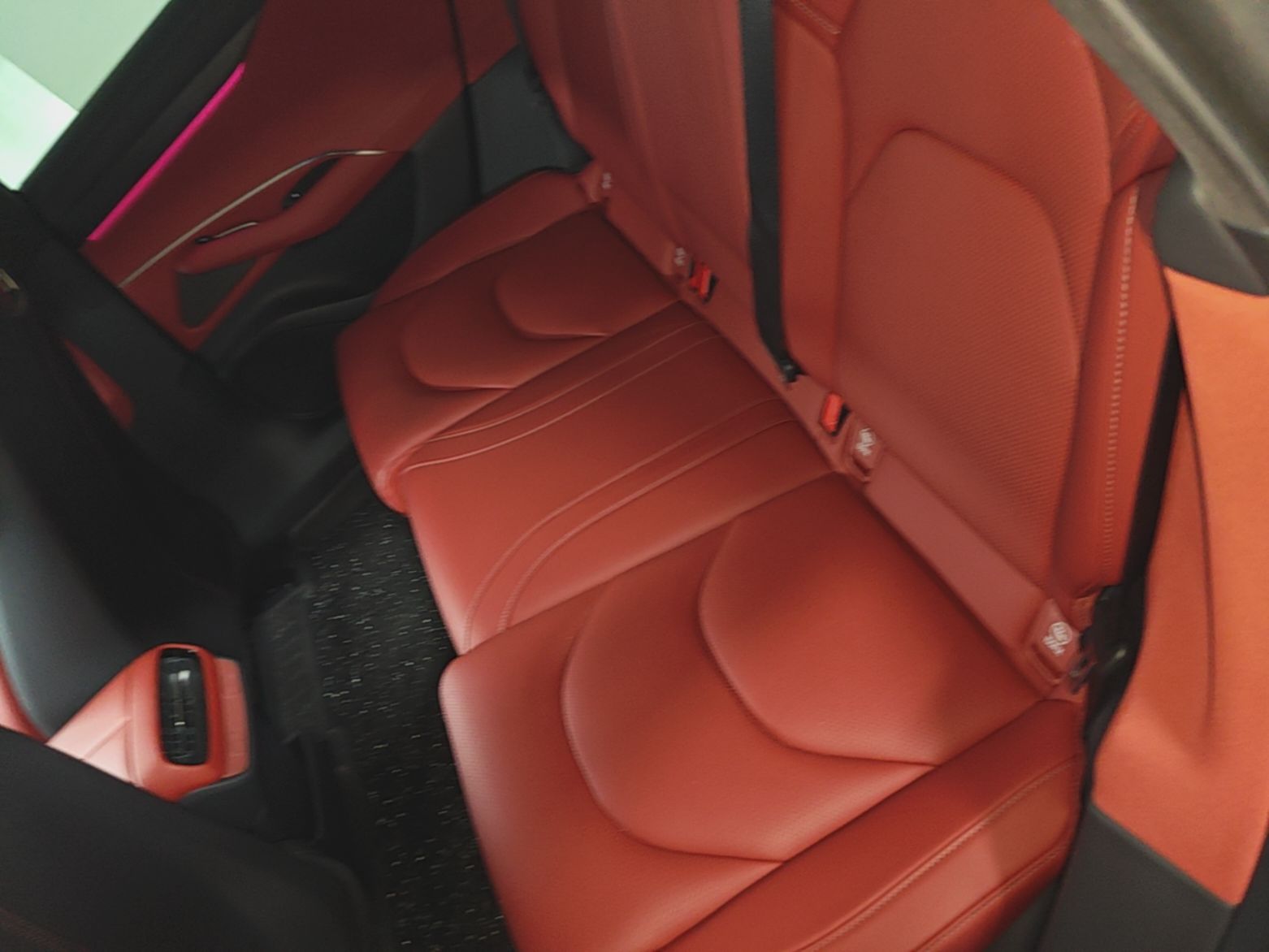Xiaomi Auto SU7 2024 Four-Wheel Drive Ultra-Long Range Advanced Intelligent Driving Max Edition — снимка 20