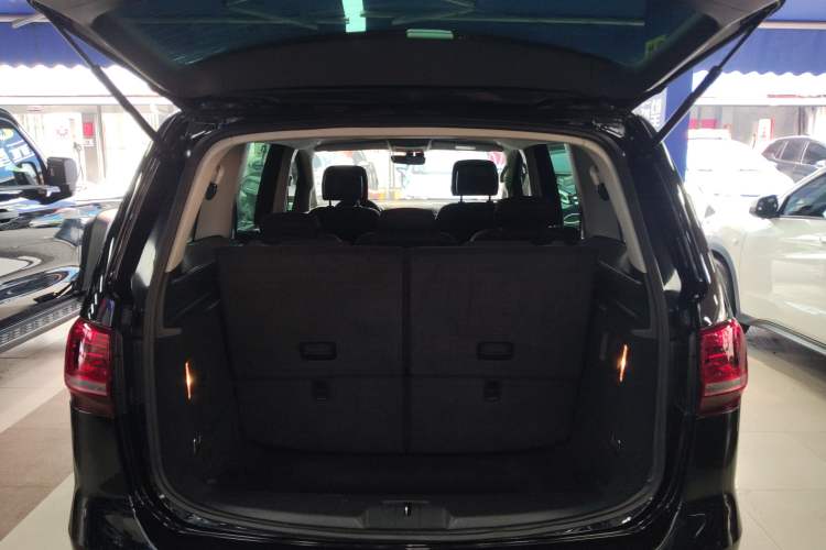 Used Volkswagen Sharan 2018 380TSI Comfort Edition 7-Seater
