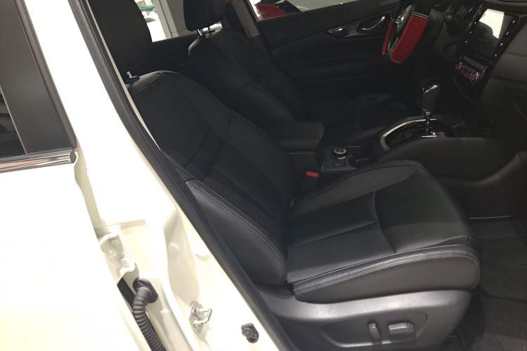 Used Nissan X-Trail 2019 2.5L CVT Smart Connect Luxury Edition 4WD