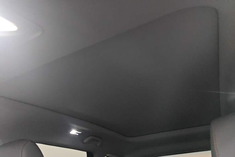 Used CHANGAN OSHAN Z6 2023 Blue Whale 1.5T DCT Smart Edition Headliner