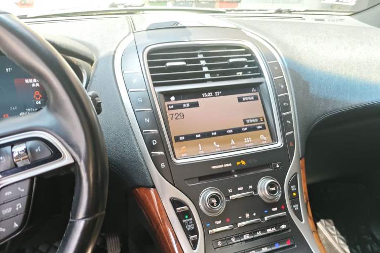 Used Lincoln Nautilus 2019 2.7T Four-Wheel Drive Prestige Edition China VI Standard Audio And AC Panel