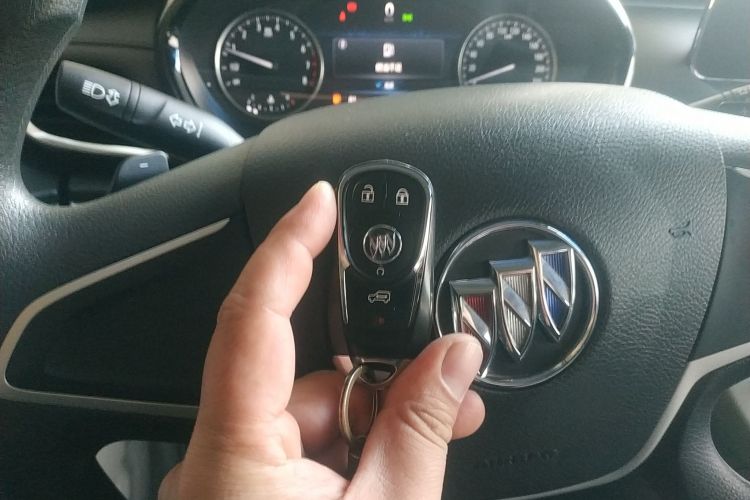 Used Buick GL8 2023 Land Executive Class Comfort Model