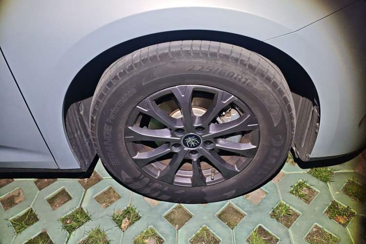 Used BYD Qin L 2024 DM-i 80KM Leading Model
