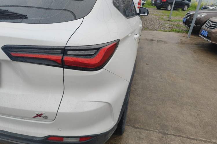 Used CHANGAN OSHAN X5 2021 1.6L CVT Luxury Model
