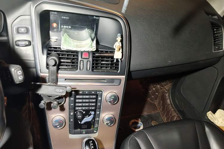 Used Volvo XC60 2017 T5 AWD Smart Upgrade Model