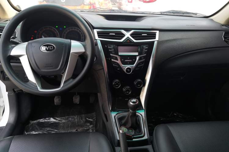 Used BYD F3 2020 1.5L Manual Luxury Edition Center Console