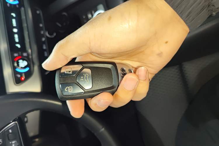 Used Audi A4L 2019 40 TFSI Fashion Edition China VI Emission Standard
