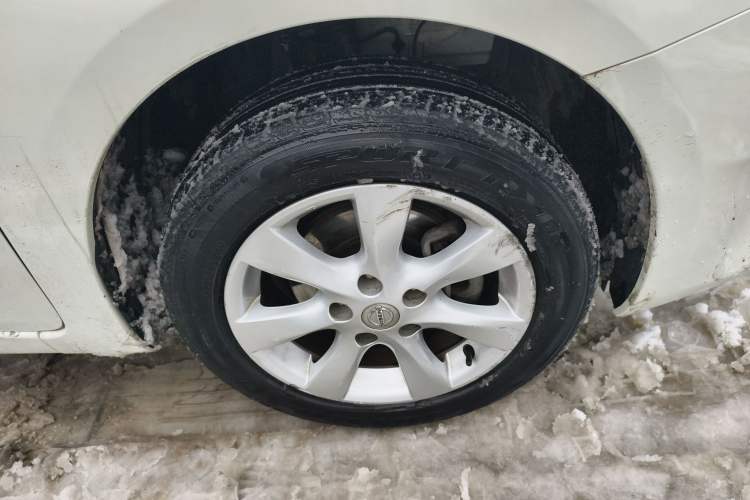 Used Nissan Tiida 2011 1.6L Manual Comfort Edition