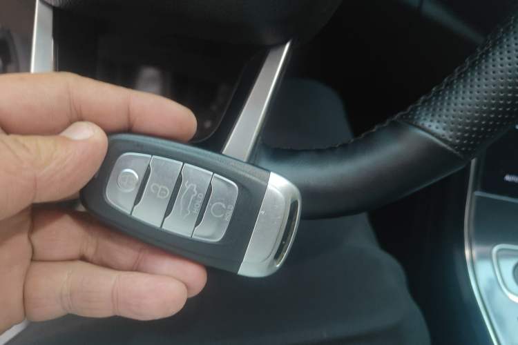 Used Hongqi H5 2022 Classic Model Facelift 1.5T DCT Qiyun Edition Vehicle Key