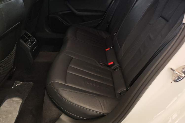 Used Audi A4L 2019 40 TFSI Fashion Version China V