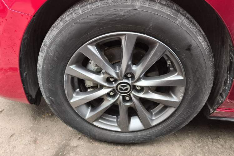 Used Mazda 3 Axela 2020 1.5L Automatic Luxury Version
