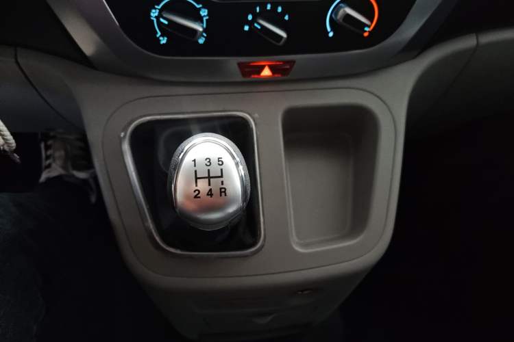 Used JAC Refine M3 2025 PLUS 1.8L Manual Classic Edition 7 Seats