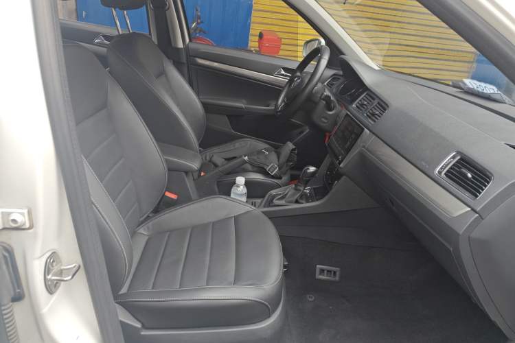 Used Volkswagen Lavida 2017 1.6L Automatic Comfort Edition Right Front Seat