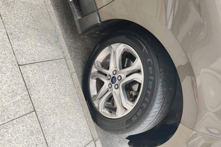 Used Ford Edge 2015 2.0T GTDi 4x4 High-Grade Model Right Front Wheel Hub