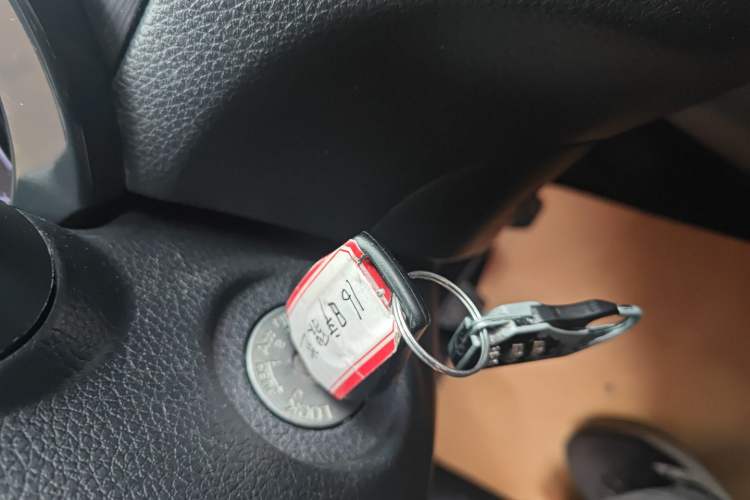 Used Nissan Tiida 2014 1.6L Manual Comfort Model
