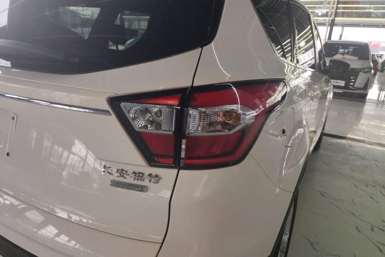 Used Ford Kuga 2017 EcoBoost 180 Two-Wheel-Drive Tiger Leap Model
