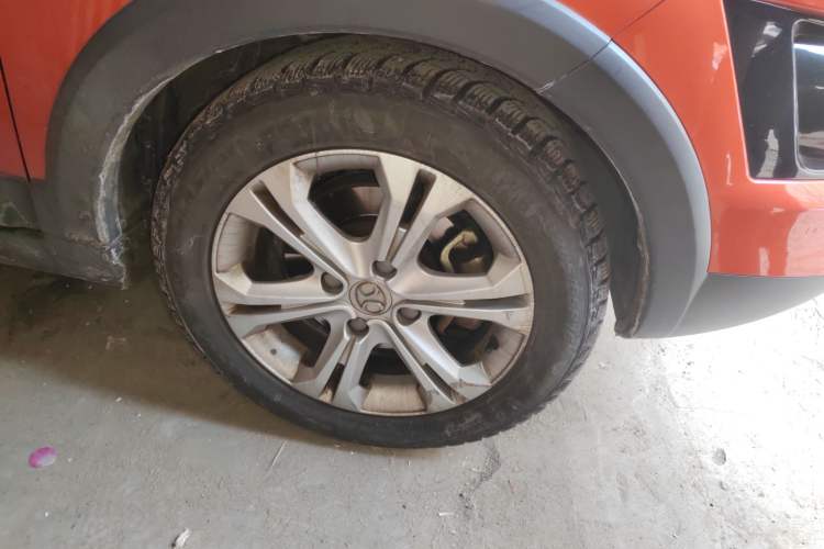 Used BAIC New Energy EX 2018 EX360 New Style Edition Right Front Wheel Hub