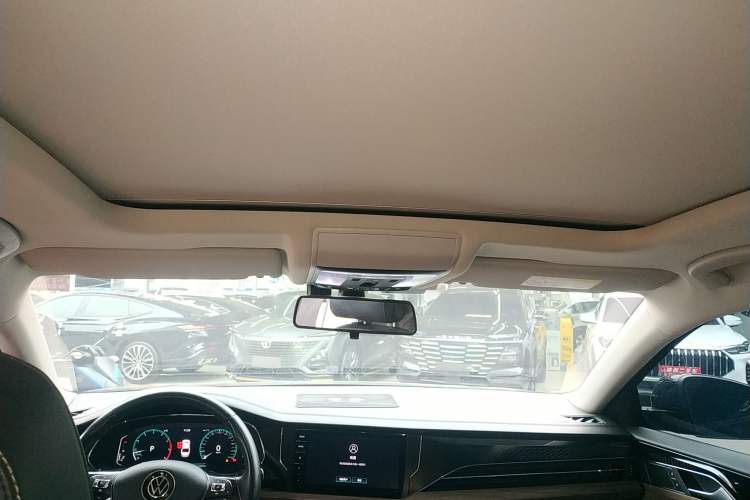 Used Volkswagen Passat 2020 Revised Version 330TSI Luxury Edition China VI Standard