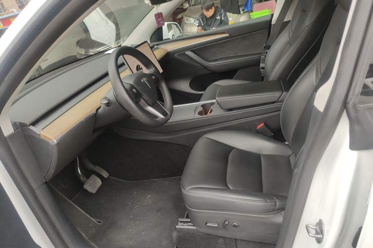 Used Tesla Model Y 2021 Standard Range Rear-Wheel Drive Version