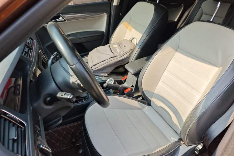 Used Volkswagen Cross Lavida 2014 1.4TSI DSG