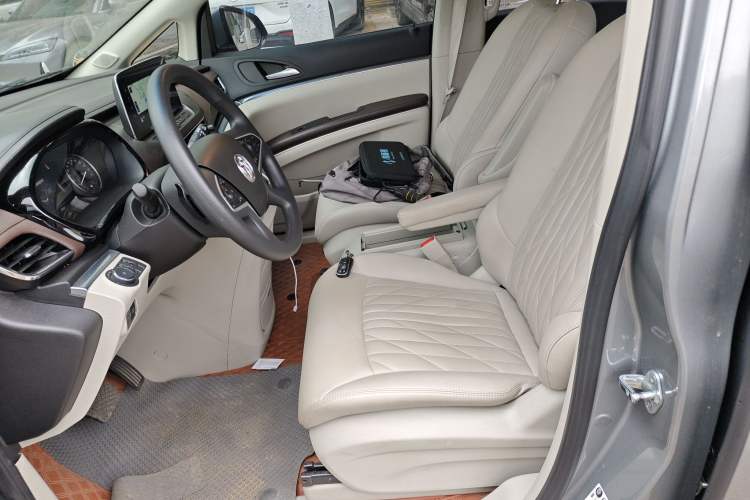 Used Buick GL8 2023 Land Executive Class Smart Enjoyment Model
