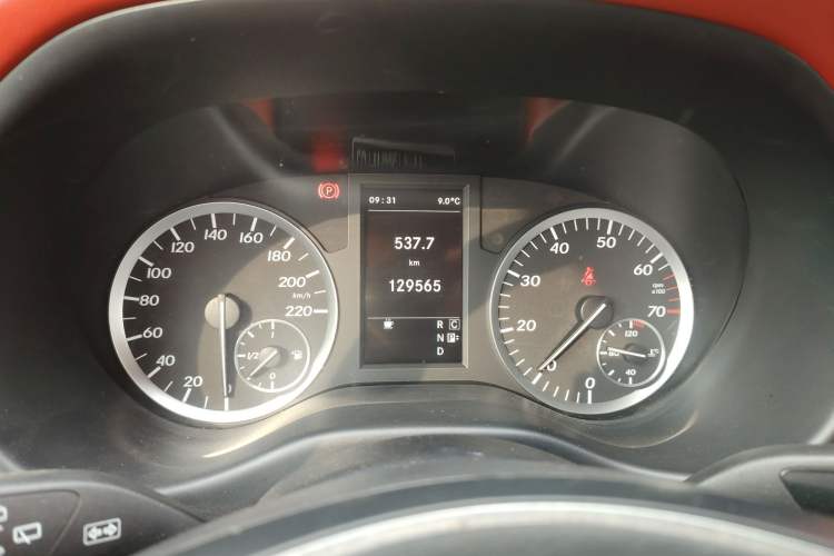 Used Mercedes-Benz Vito 2018 2.0T Business Version China VI Emission Standard