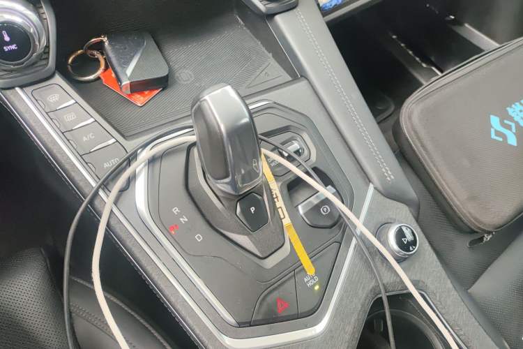 Used Lynk & Co 01 2021 2.0TD Two-Wheel-Drive Pro Trim Gear Lever