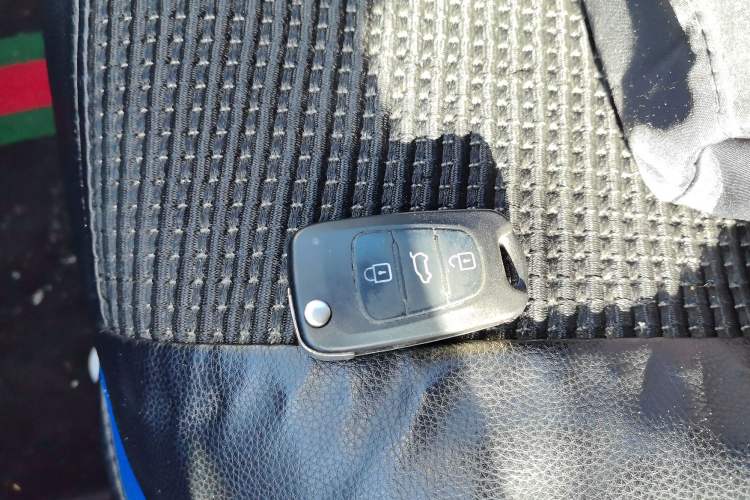 Used Kia K2 2012 Sedan 1.4L Automatic GLS Commemorative Edition