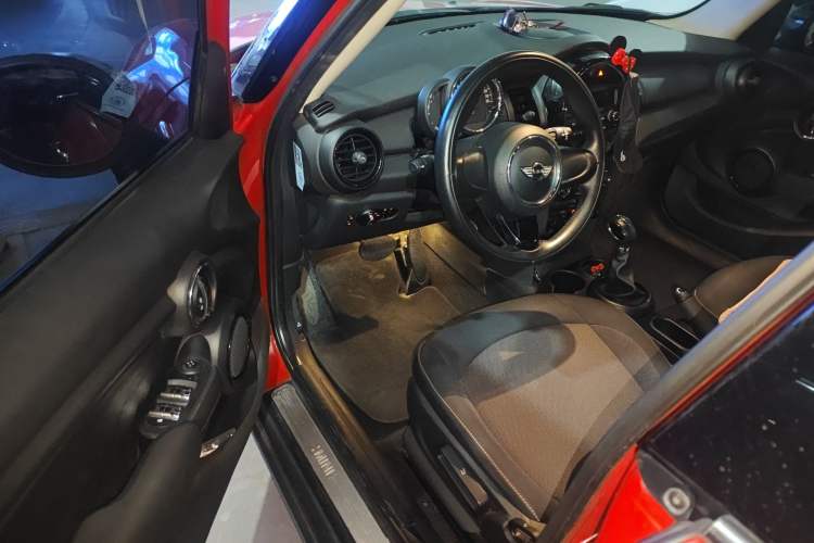 Used MINI 2016 1.2T ONE Five-Door Edition Driver Seat