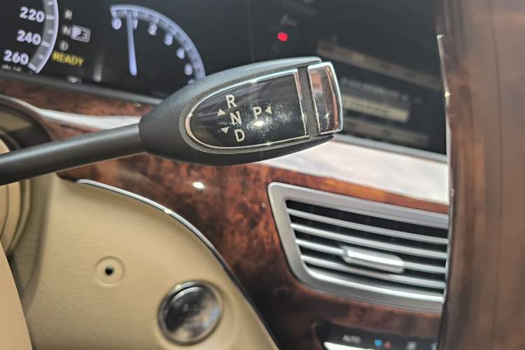 Used Mercedes-Benz S-Class 2010 S 400 L HYBRID Gear Lever