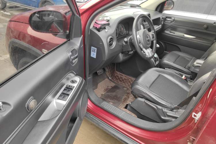 Used Jeep Compass 2014 2.4L four-wheel drive luxury version
