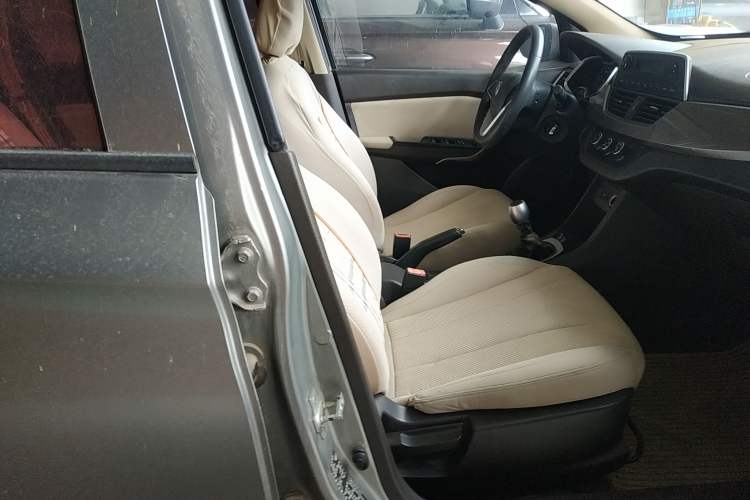 Used Baojun 310W 2017 1.5L Manual Comfort Version China V
