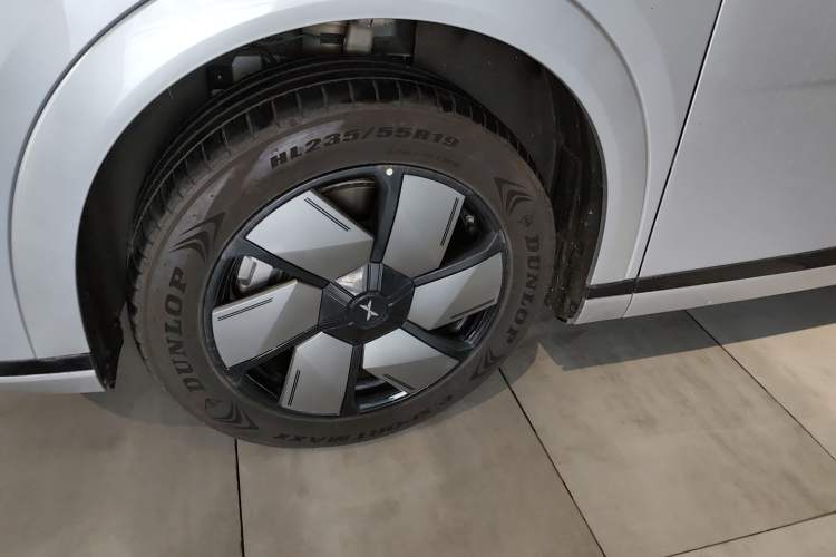 Used XPeng X9 2024 610 Long-Range Pro
