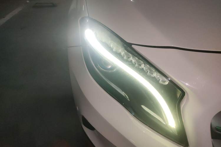 Used Mercedes-Benz GLA 2016 GLA 200 Sport Edition Right Front Headlight