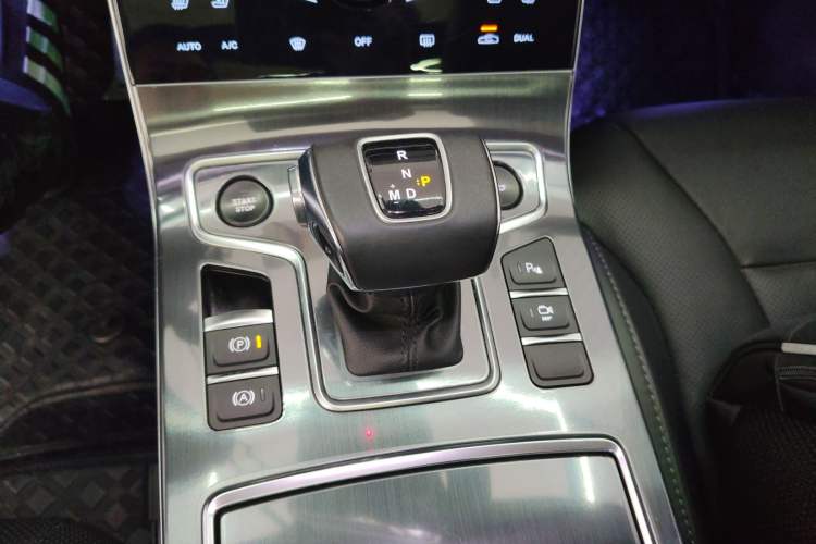 Used Hongqi H5 2022 Classic Model 1.8T Automatic Smart Connect Flagship Edition
