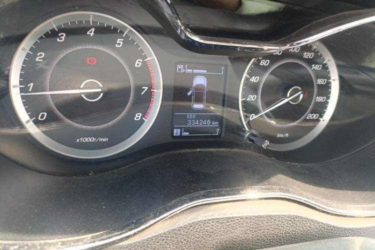 Used Baojun 560 2015 1.8L Manual Elite Edition Odometer Close Up