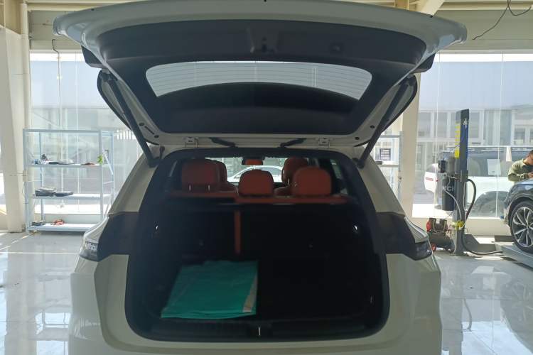 Used Li Auto L6 2024 Pro Model Trunk