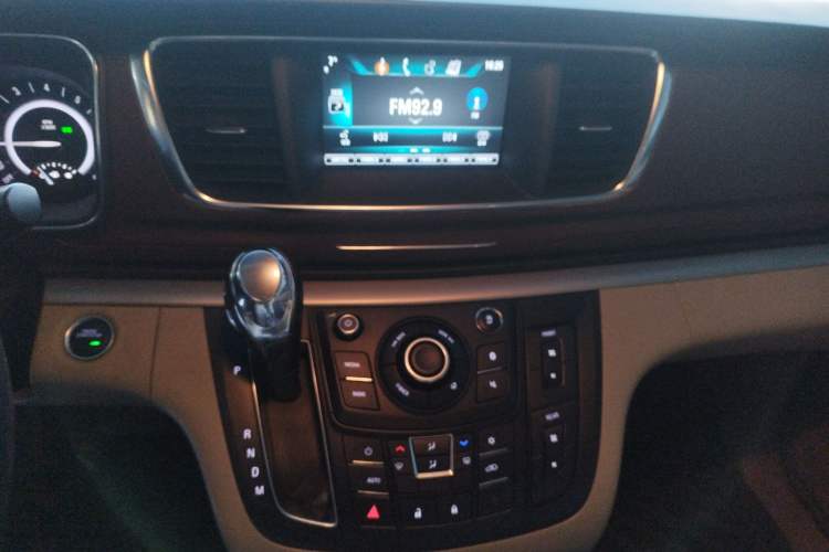 Used Buick GL8 2018 28T Luxury Model China VI Standard
