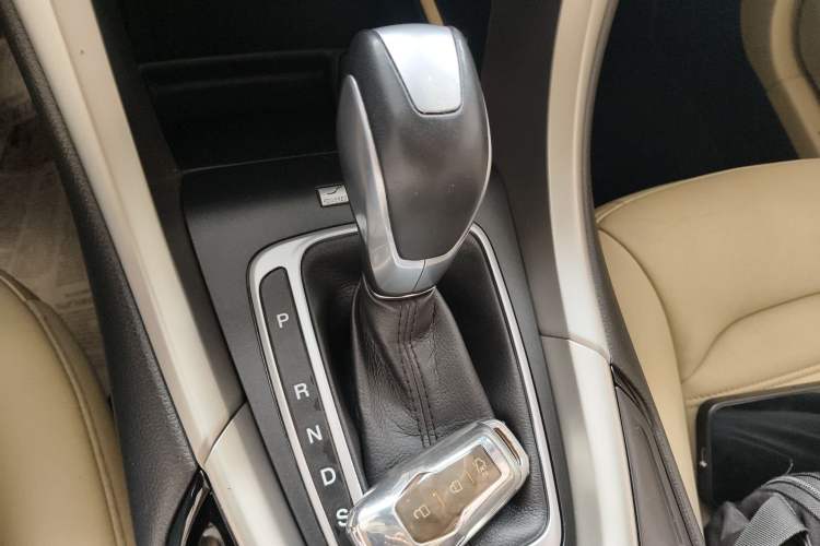 Used Ford Mondeo 2013 2.0L GTDi 200 Luxury Model
