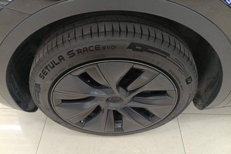 Used Tesla Model Y 2023 Rear-Wheel-Drive Version