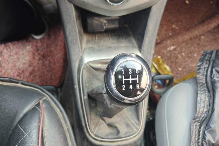 Used Chevrolet Aveo Sonic 2014 Sedan 1.4SL MT Comfort Edition
