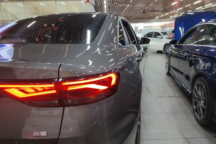 Used Geely Auto Emgrand 2023 4th Generation Champion Edition 1.5L CVT Prestige Model
