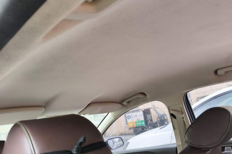 Used Ford Focus 2011 Sedan 1.8L Manual Classic Model
