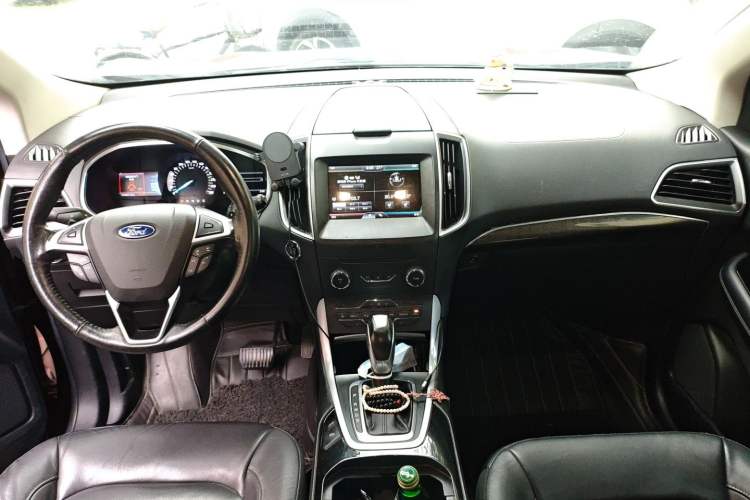 Used Ford Edge 2015 2.0T GTDi Two-Wheel-Drive High-Line Version