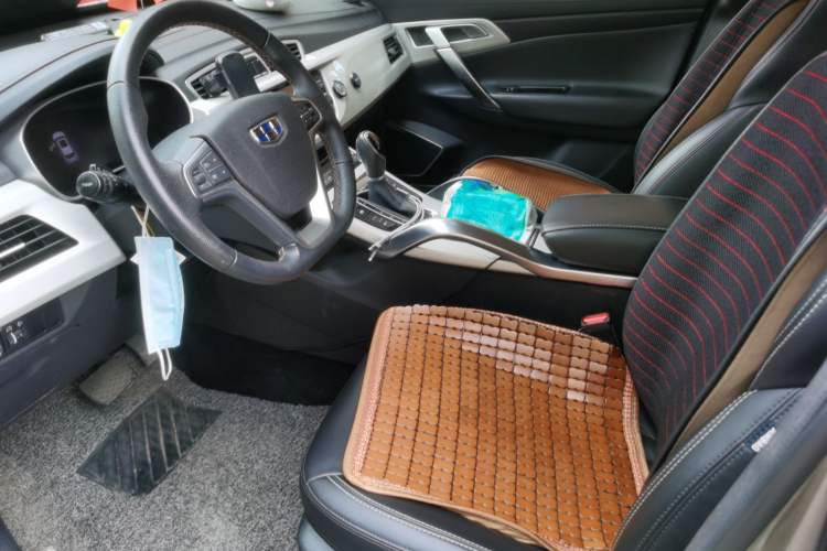 Used Geely Auto Emgrand X7 Sport 2018 1.8TD Automatic Two-Wheel Drive Smart Connect 4G Internet Edition
