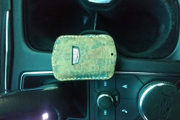 Used Cadillac XT4 2018 28T Two-Wheel Drive Leading Version
